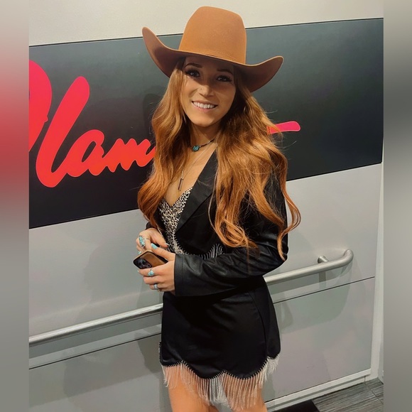 Meet your Posher, Lexi - Picture 1 of 1